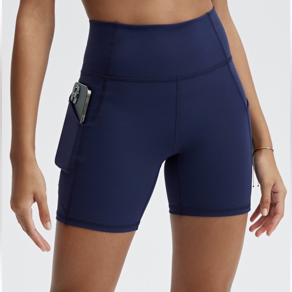 Fabletics short - Picture 2 of 4